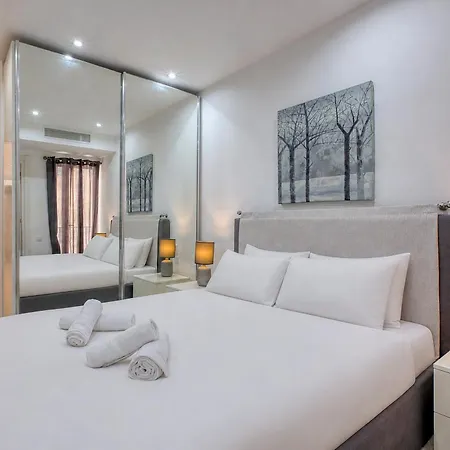 Stylish 2 Bedroom With Balcony Steps To Seafront * 斯利马