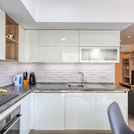公寓 Stylish 2 Bedroom With Balcony Steps To Seafront *