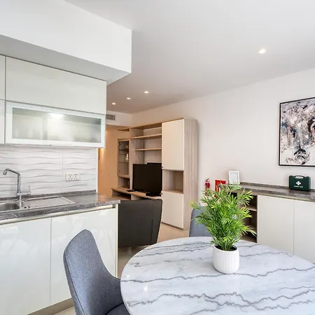 公寓 Stylish 2 Bedroom With Balcony Steps To Seafront