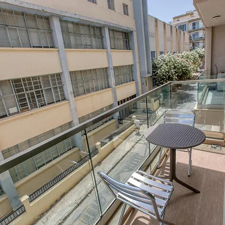 公寓 Stylish 2 Bedroom With Balcony Steps To Seafront